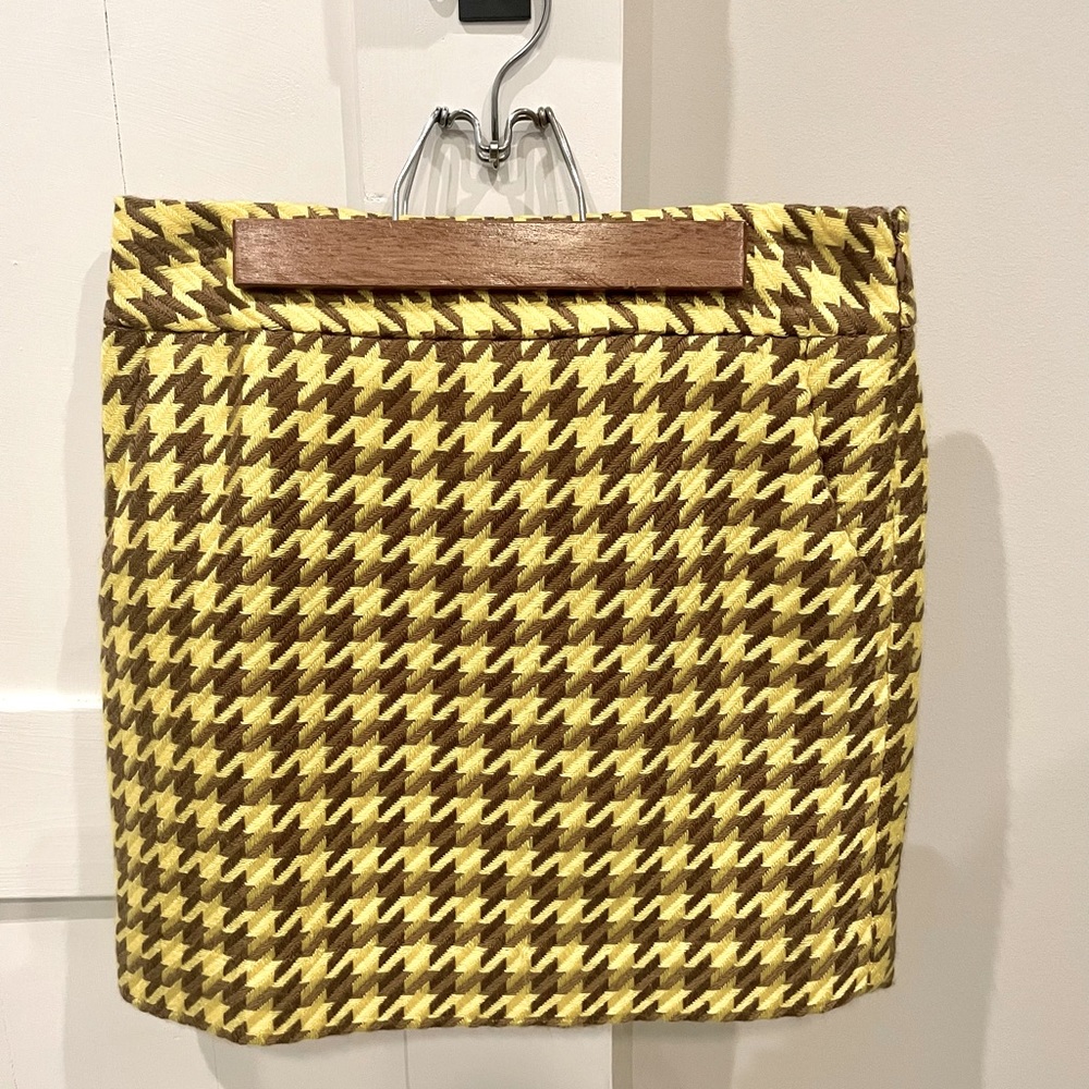 Limited mini skirt